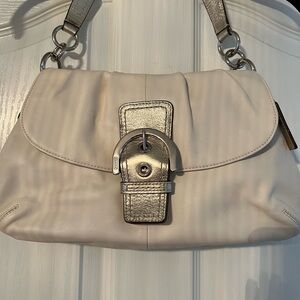 Elegant Cream Leather Shoulder Bag